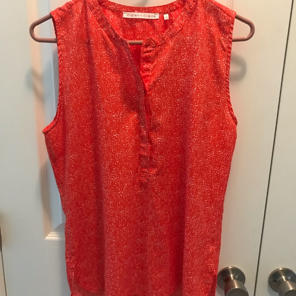 Sleeveless blouse